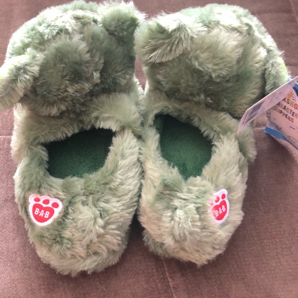 Children’s Slippers - Picture 3 of 6